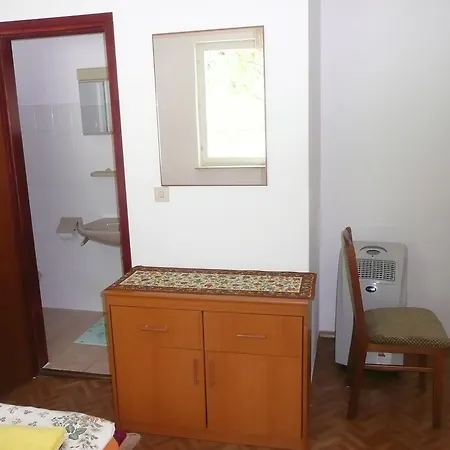 In Rab/insel Rab 16490 Apartman *